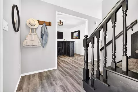 Entry Way - 27 Lamplighter Ct, Appleton, WI 54914 photo 2 of 3