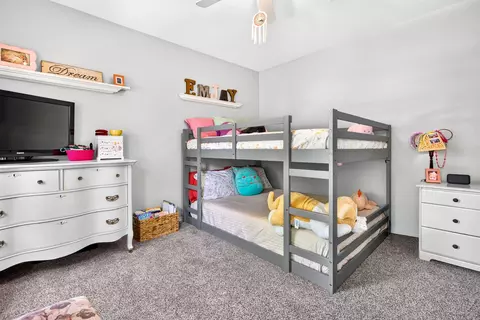 Bedroom - 27 Lamplighter Ct, Appleton, WI 54914 photo 4 of 9