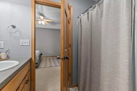 Bath - w5546 Mutzy Way, Appleton, WI 54915 photo 1 of 5