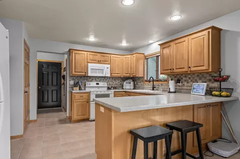 Kitchen - w5546 Mutzy Way, Appleton, WI 54915 photo 2 of 5