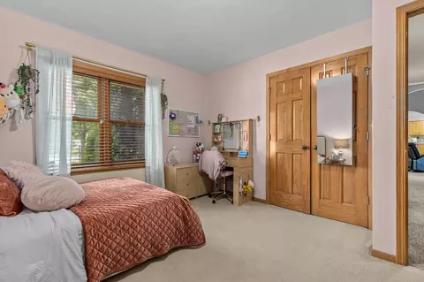 Bedroom - w5546 Mutzy Way, Appleton, WI 54915 photo 5 of 9