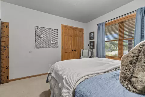 Bedroom - w5546 Mutzy Way, Appleton, WI 54915 photo 4 of 9