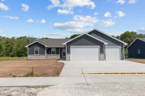 W5758 Cork Lane, Menasha, WI 54952