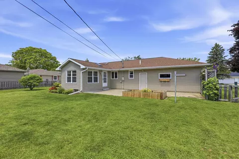 Exterior - 3517 W Florida Ave, Appleton, WI 54914 photo 4 of 6