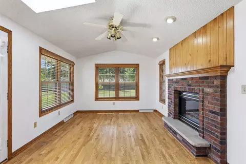 Living - 3517 W Florida Ave, Appleton, WI 54914 photo 4 of 6