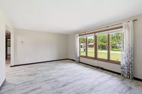 Living - 3517 W Florida Ave, Appleton, WI 54914 photo 2 of 6