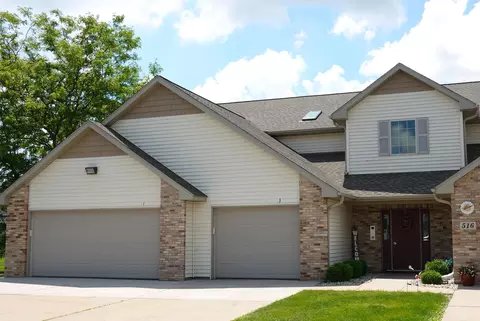 516 River Rd #3, Columbus, WI 53925