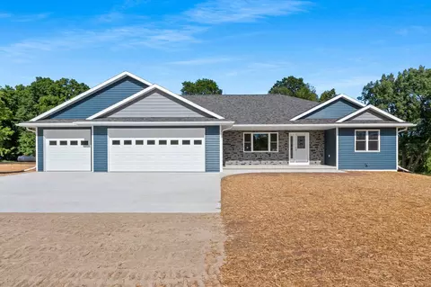 7310 Birdie View Ln, Oconto, WI 54153