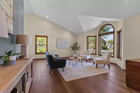 3040 Park Lawn Ct, Appleton, WI 54911 photo 2