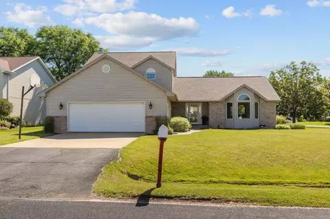 3040 Park Lawn Ct, Appleton, WI 54911