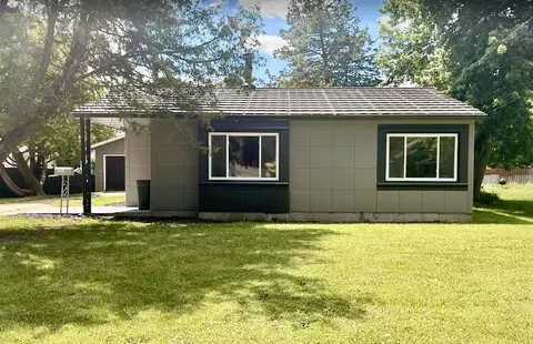 919 W 4th Ave, Oshkosh, WI 54902