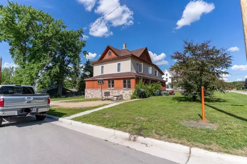 304 E 4th St, Manawa, WI 54949 photo 2