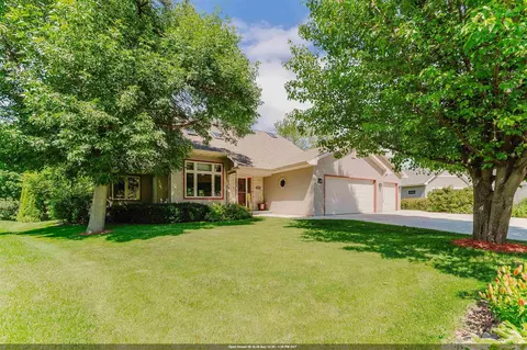 2355 Hickory Ct, Oshkosh, WI 54901