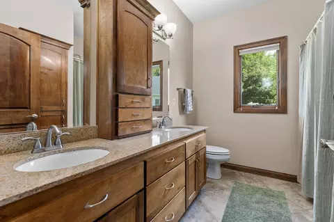 Bath - n9197 Jonsch Drive, Appleton, WI 54915 photo 4 of 5