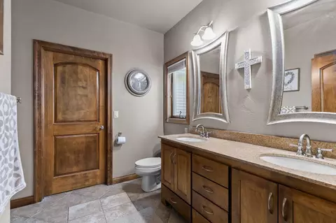 Bath - n9197 Jonsch Drive, Appleton, WI 54915 photo 2 of 5