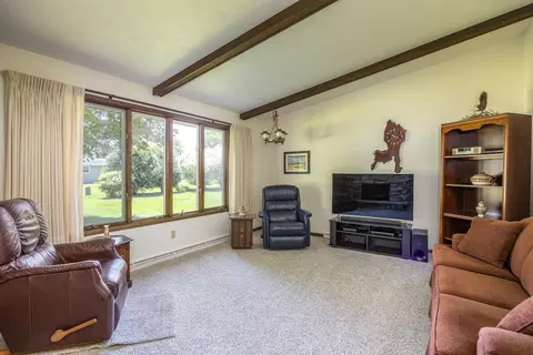 Living - 931 E Sunset Ave, Appleton, WI 54911 photo 3 of 3