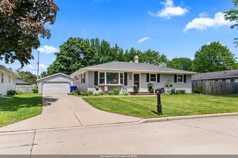 1118 E Park Hills Dr, Appleton, WI 54915