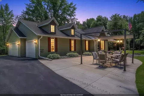 3272 Libby Ln, Green Bay, WI 54313