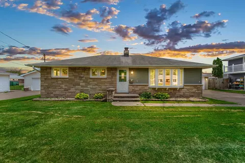 1904 Main Ave, Kaukauna, WI 54130
