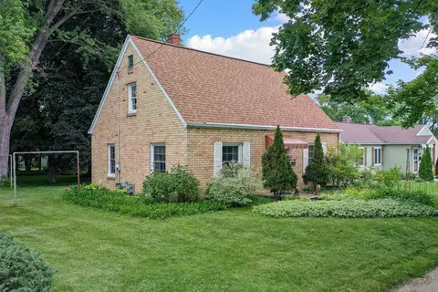 1604 Dousman St, Green Bay, WI 54303