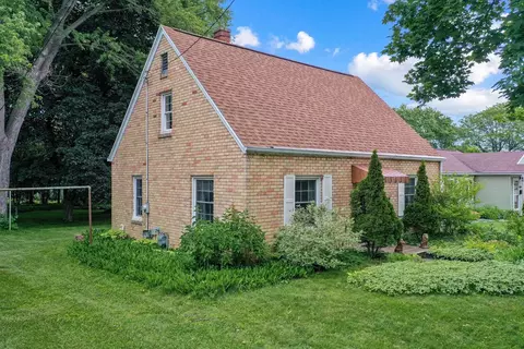 1604 Dousman St, Green Bay, WI 54303