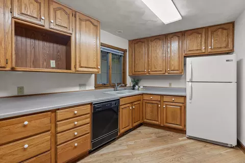 Kitchen - 17 Pamela Ct, Appleton, WI 54915 photo 3 of 5