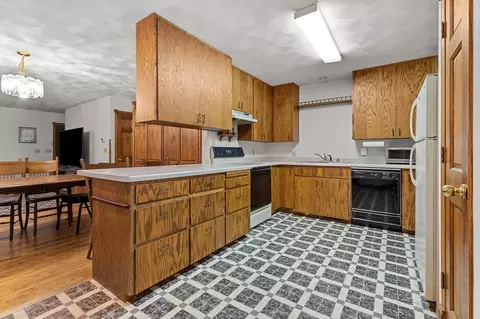 Kitchen - 17 Pamela Ct, Appleton, WI 54915 photo 4 of 5