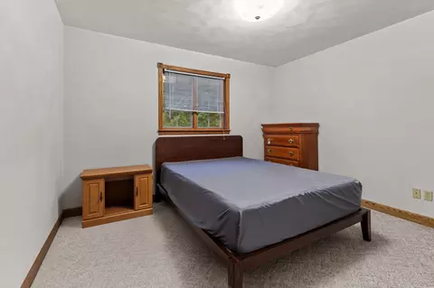 Bedroom - 17 Pamela Ct, Appleton, WI 54915 photo 10 of 11