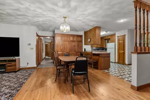 Dining - 17 Pamela Ct, Appleton, WI 54915 photo 4 of 4