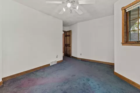 Bedroom - 17 Pamela Ct, Appleton, WI 54915 photo 5 of 11