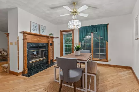 Dining - 17 Pamela Ct, Appleton, WI 54915 photo 2 of 4