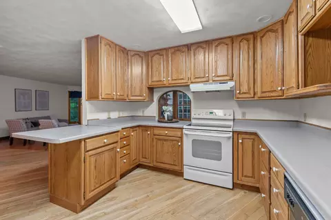 Kitchen - 17 Pamela Ct, Appleton, WI 54915 photo 2 of 5