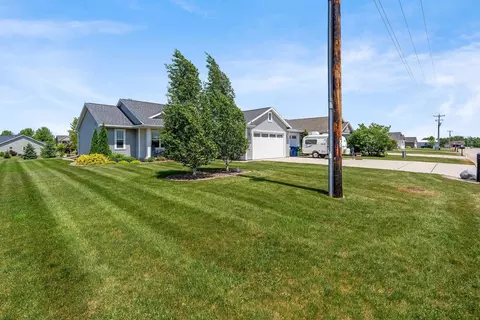 Exterior - 567 Fair St, Wrightstown, WI 54180 photo 12 of 14