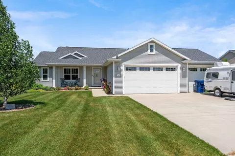 Exterior - 567 Fair St, Wrightstown, WI 54180 photo 11 of 14