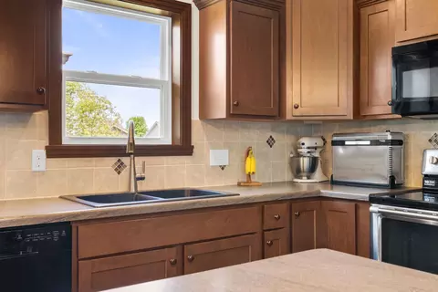 Kitchen - 567 Fair St, Wrightstown, WI 54180 photo 4 of 4
