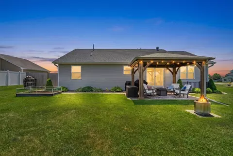 Exterior - 567 Fair St, Wrightstown, WI 54180 photo 2 of 14