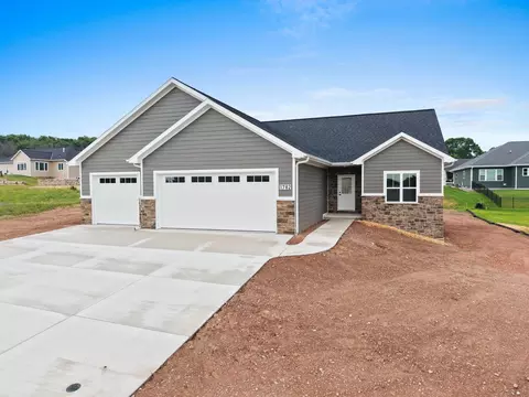 1782 Dallas Ln, De Pere, WI 54115