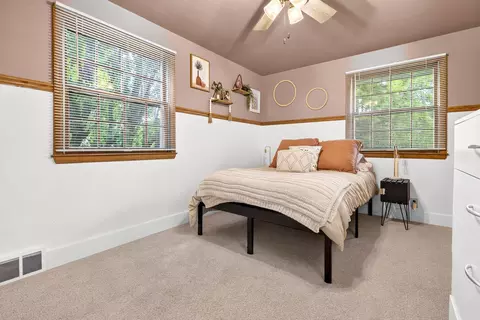 Bedroom - 700 E Lindbergh St, Appleton, WI 54911 photo 5 of 10