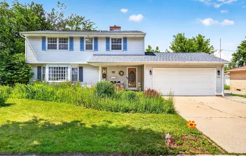 Exterior - 700 E Lindbergh St, Appleton, WI 54911 photo 11 of 11