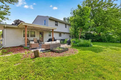 Exterior - 700 E Lindbergh St, Appleton, WI 54911 photo 8 of 11