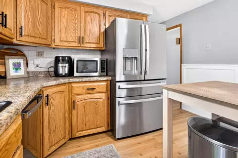 Kitchen - 700 E Lindbergh St, Appleton, WI 54911 photo 5 of 7