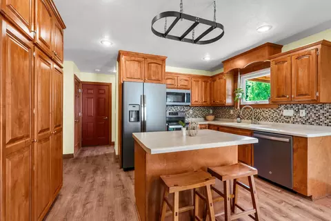 Kitchen - 4501 N Stonebridge Ct, Appleton, WI 54913 photo 3 of 5