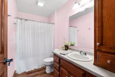Bath - 4501 N Stonebridge Ct, Appleton, WI 54913 photo 1 of 3