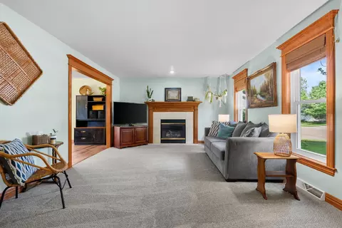 Living - 4501 N Stonebridge Ct, Appleton, WI 54913 photo 1 of 2