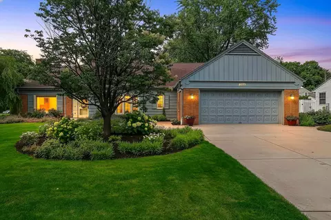 356 Warren Ct, Green Bay, WI 54301