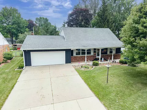 430 Fairview Way, Shawano, WI 54166