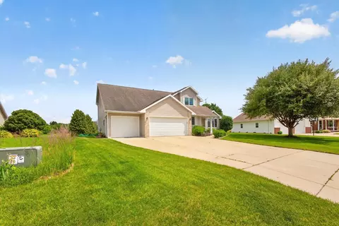 465 Winding Waters Way, De Pere, WI 54115