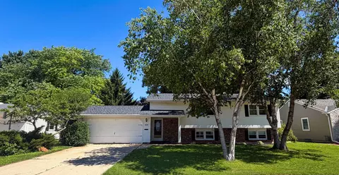 828 W 19th Ave, Oshkosh, WI 54902