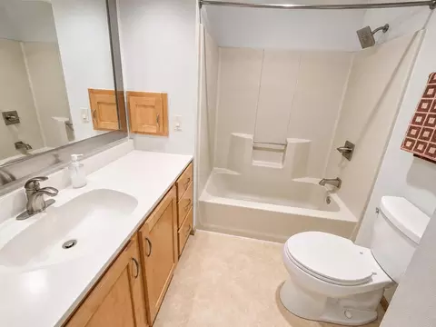 Bath - 3529 N Morrison St, Appleton, WI 54911 photo 1 of 4