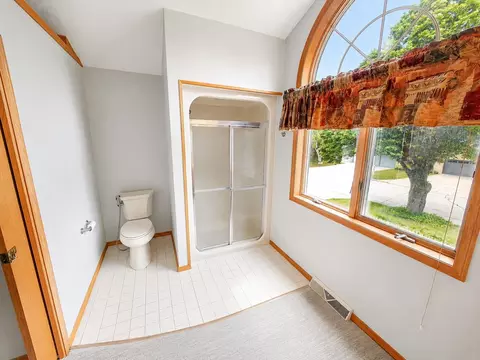 Bath - 3529 N Morrison St, Appleton, WI 54911 photo 3 of 4